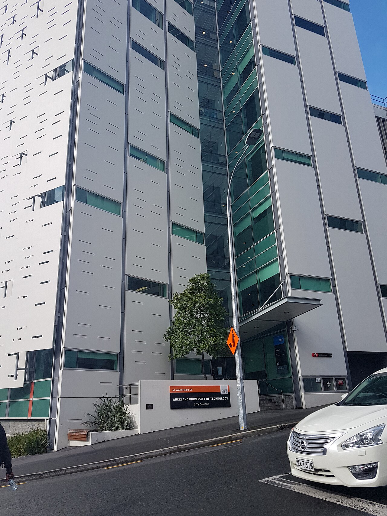 奥克兰理工大学