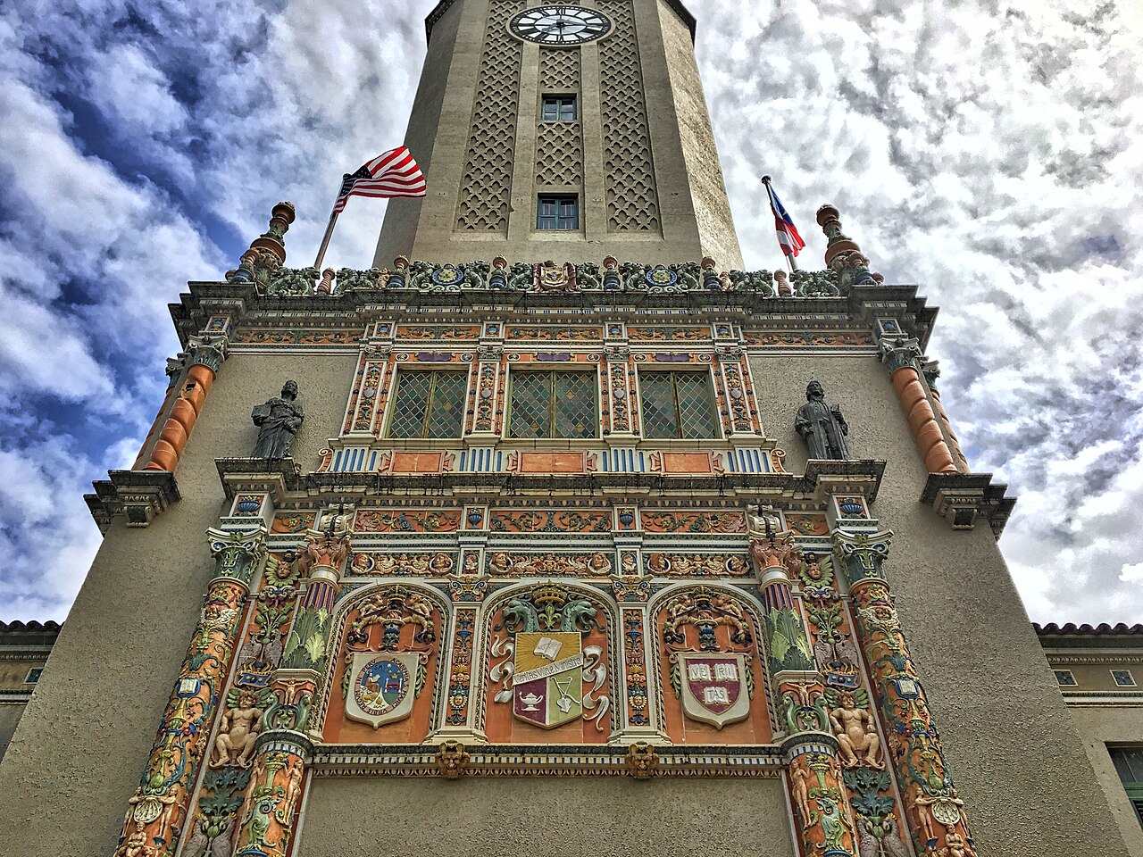 哈佛大学