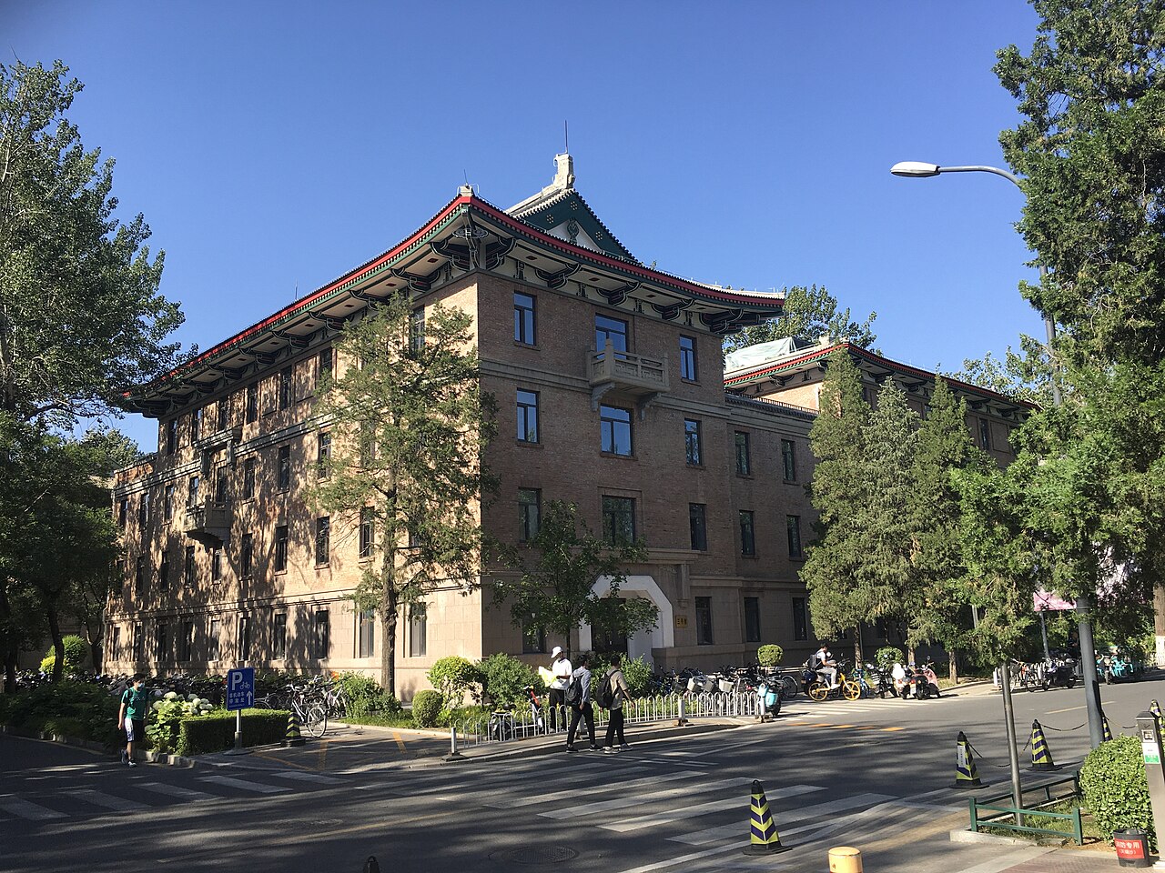 清华大学