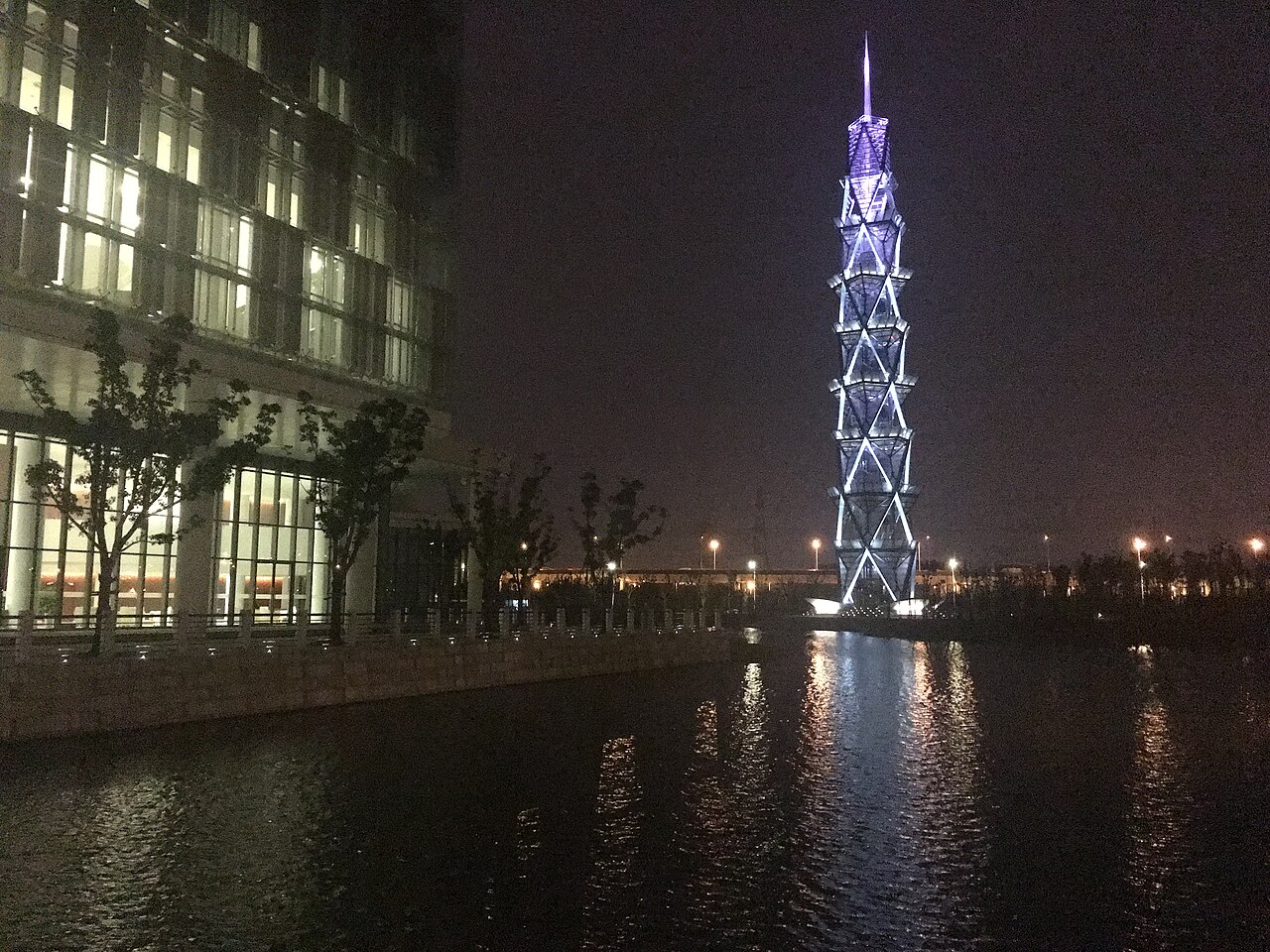 上海科技大学