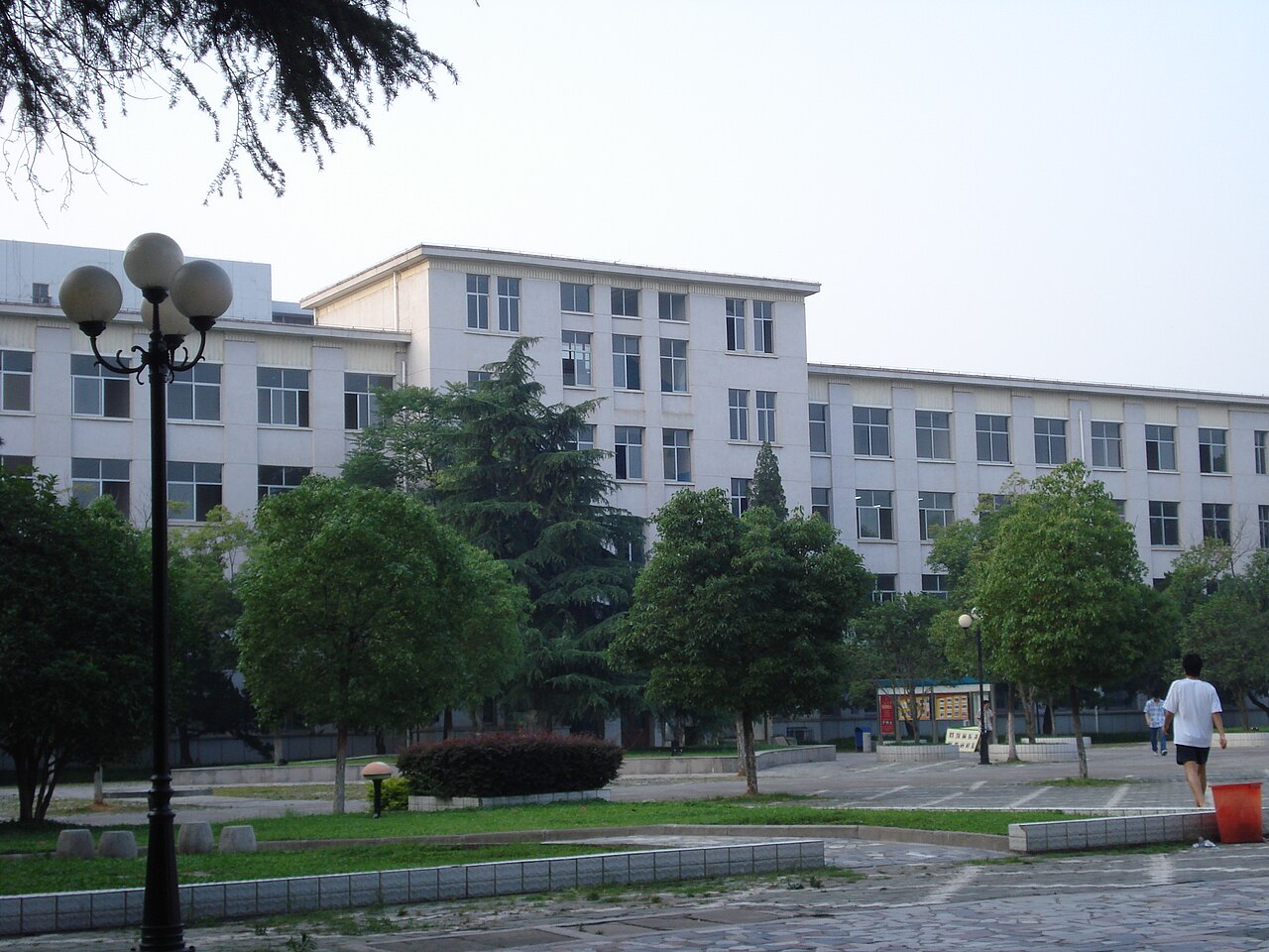 武汉工程大学