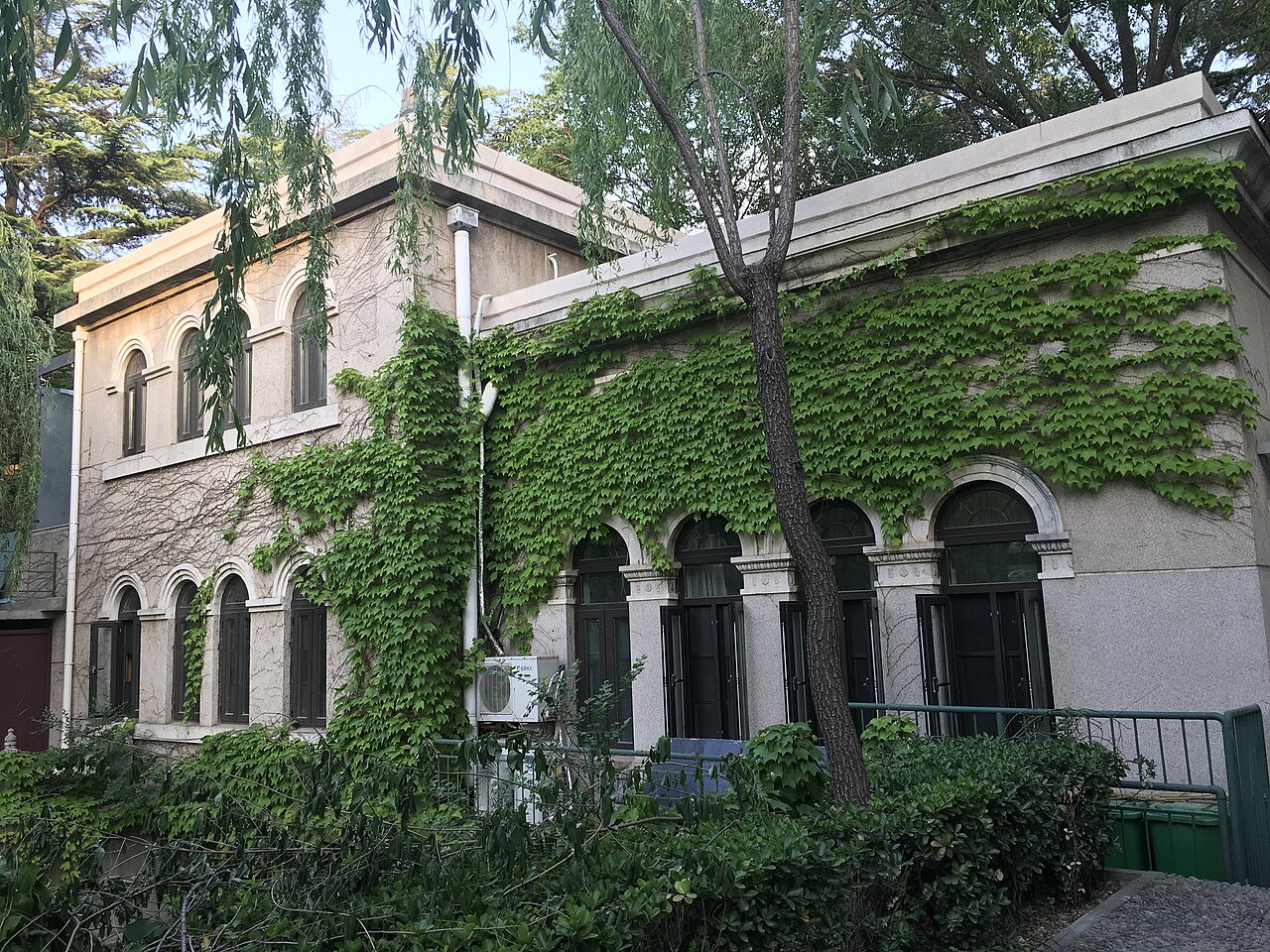 清华大学