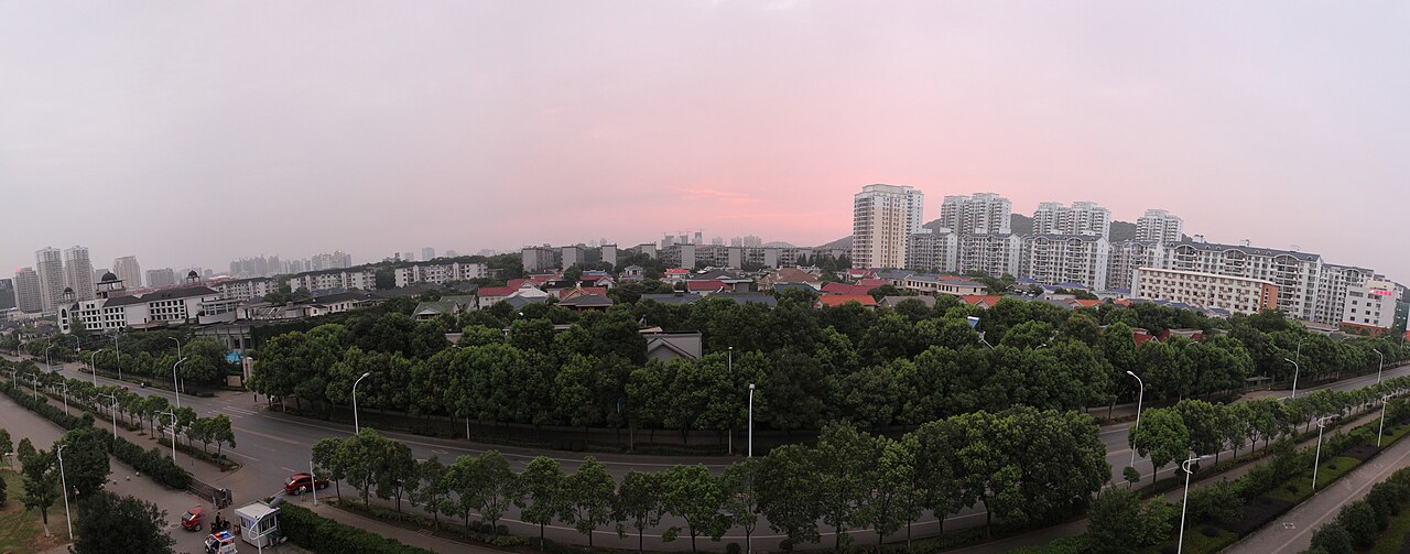 Hubei University of Science and Technology