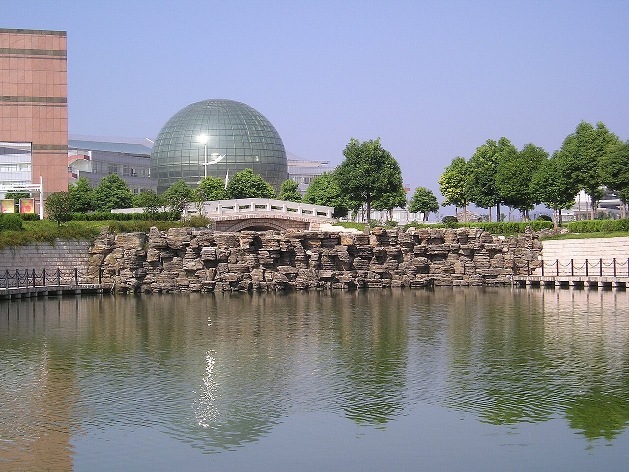 南京财经大学