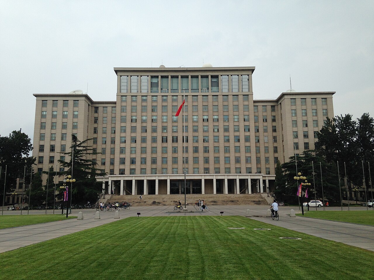 清华大学