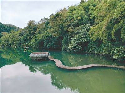 Wuzhishan (Five Finger Mountain)