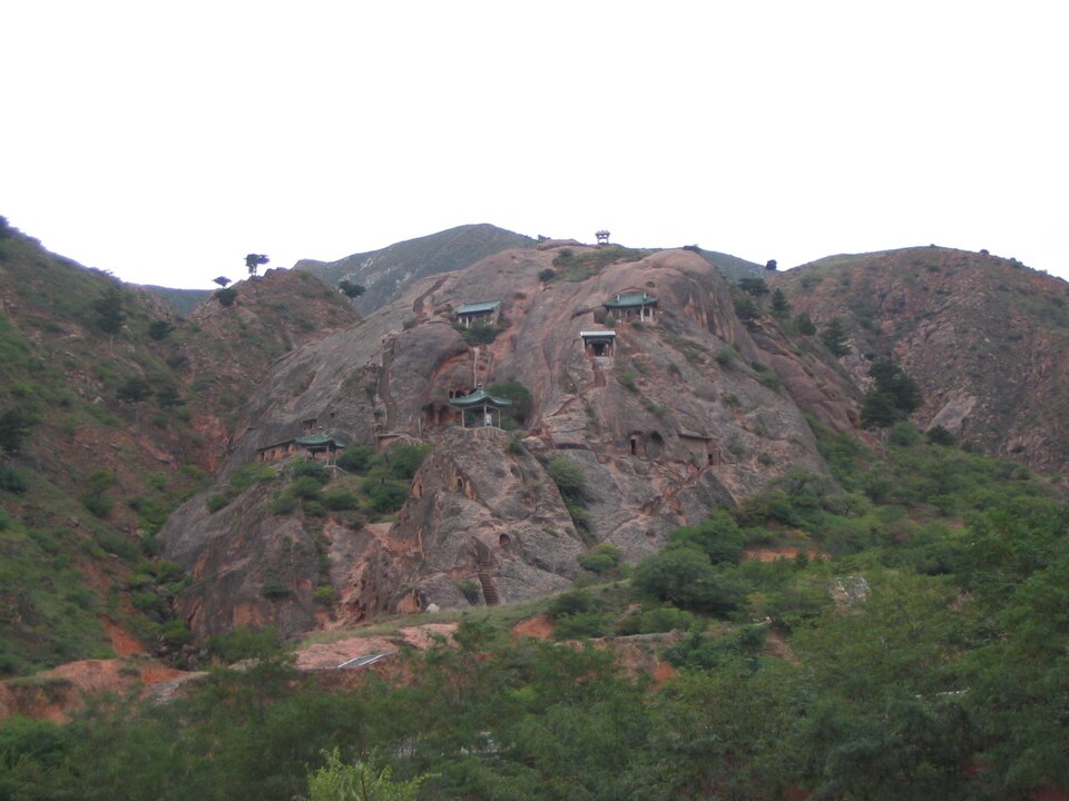 须弥山石窟