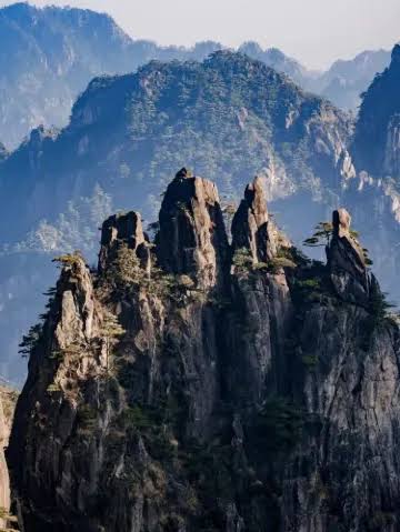 Wuzhishan (Five Finger Mountain)