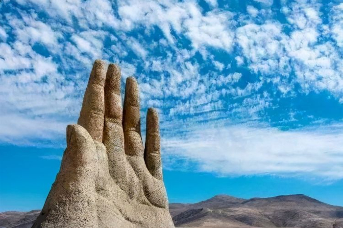 Wuzhishan (Five Finger Mountain)